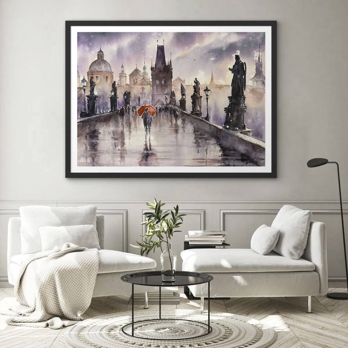 Póster en marco negro - Vista romántica de un puente con un paraguas con el telón de fondo de una ciudad al atardecer. - 70x50cm - La gente no cambia - Decoración de pared moderna para salón y dormitorio ARTTOR