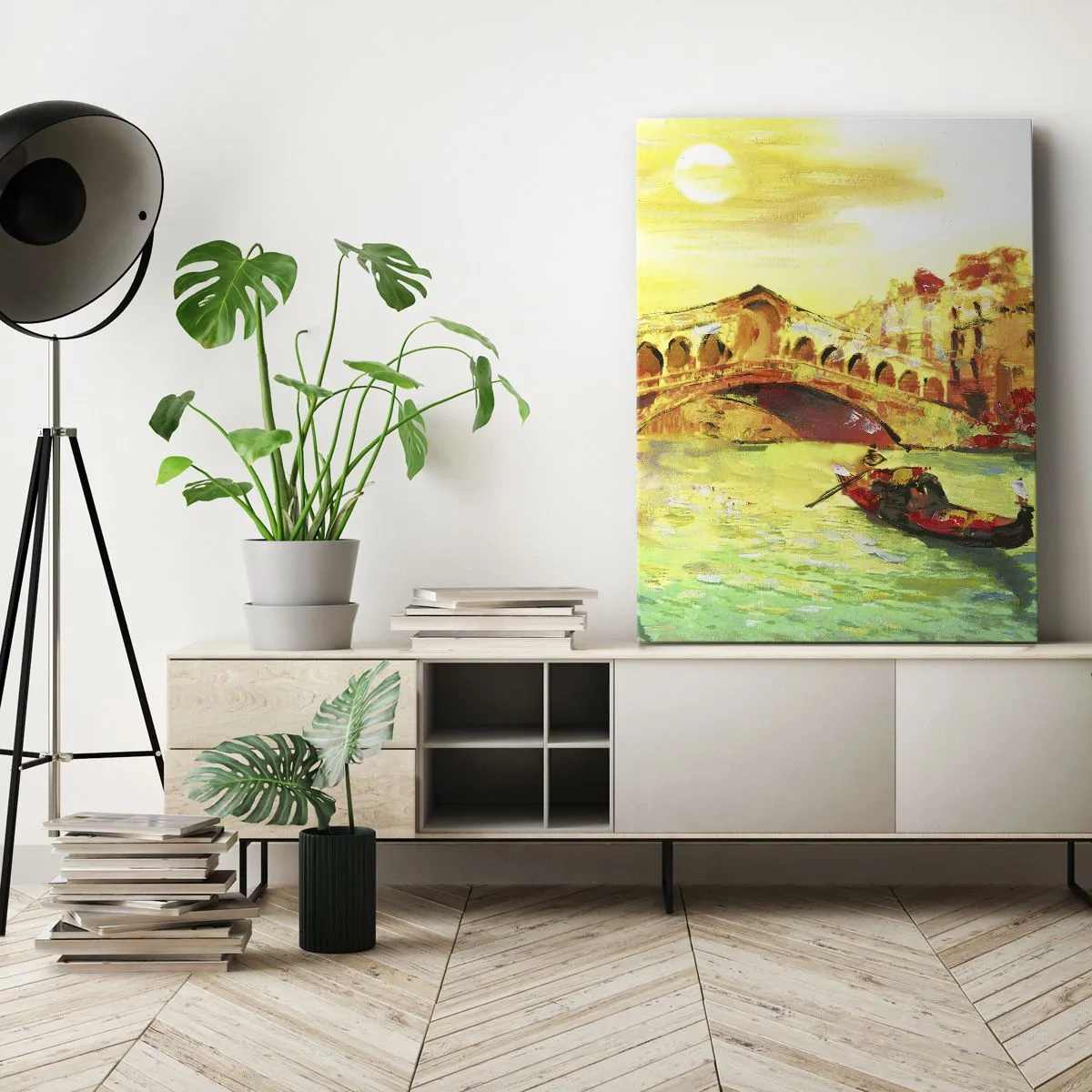 Cuadro sobre lienzo - Impresión de Imagen - Un pintoresco puente sobre el canal con una góndola a la luz del sol poniente. - 50x70cm - Peregrinación de los amantes - Decoración de pared moderna para salón y dormitorio ARTTOR