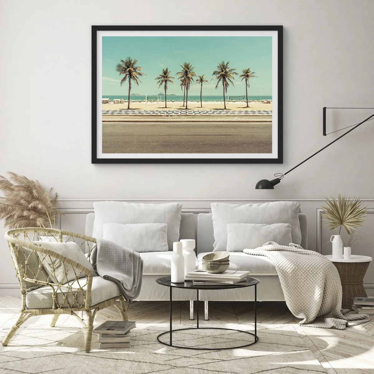 Póster en marco negro - Palmeras en la playa con vistas al mar y al cielo azul. - 70x50cm - En la playa - Decoración de pared moderna para salón y dormitorio ARTTOR