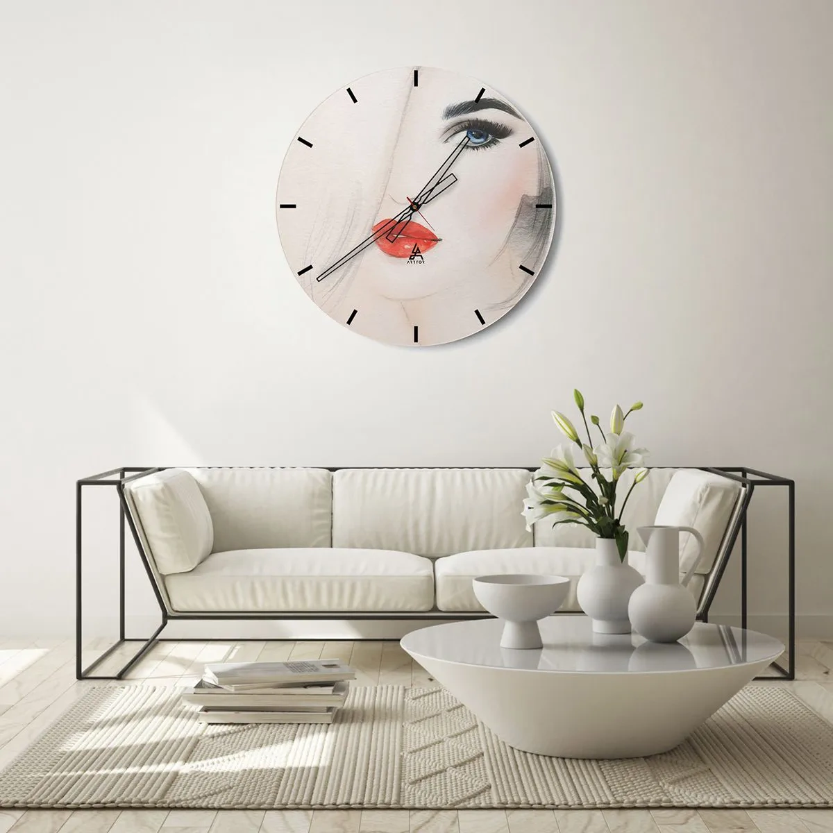 Reloj de pared - Reloj de vidrio - Retrato artístico de una mujer con labios rojos y ojos azules. - 30x30cm - Hipnotiza y embriaga - Decoración de pared moderna para salón, cocina y dormitorio ARTTOR