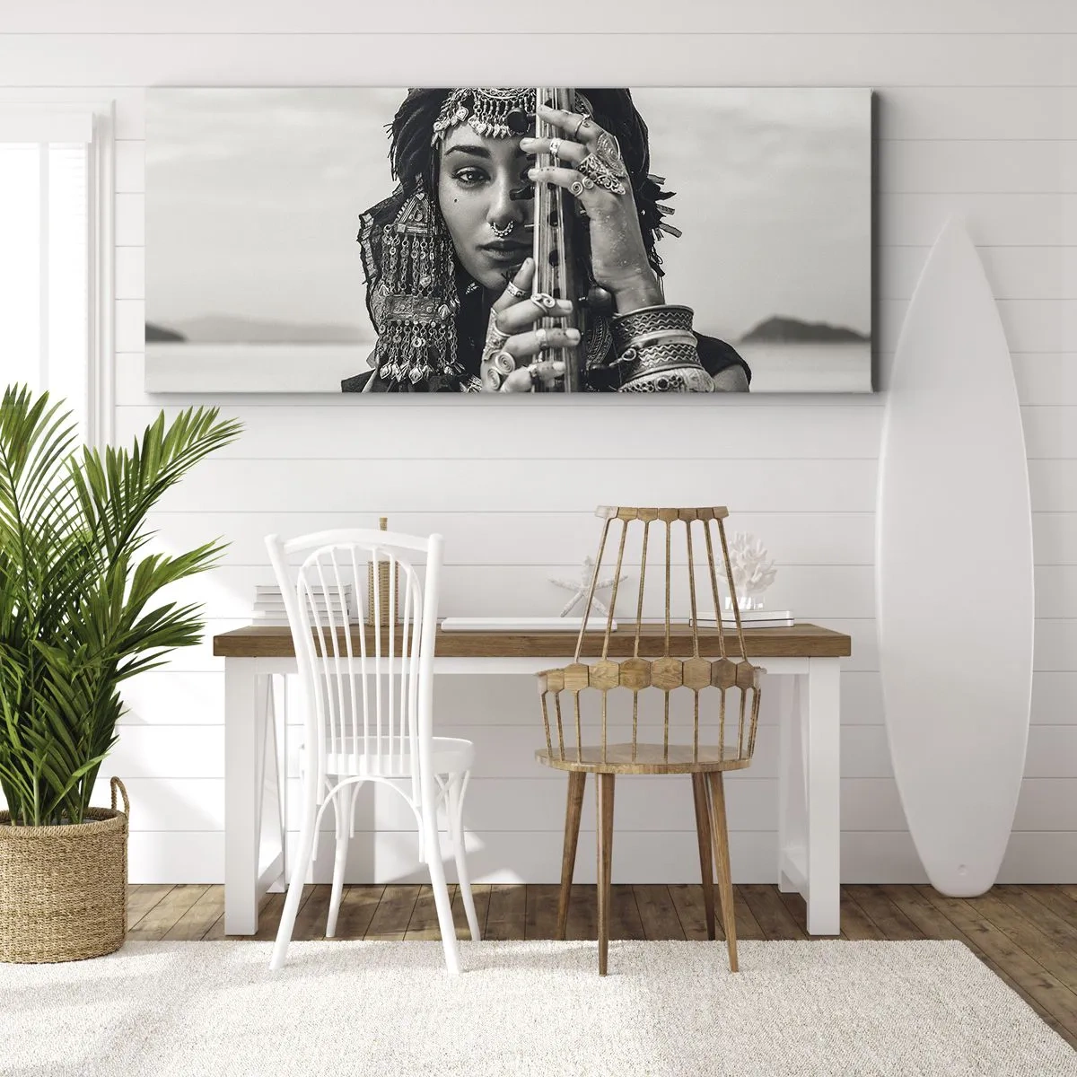 Cuadro sobre lienzo - Impresión de Imagen - Retrato de una mujer con joyas étnicas sosteniendo un instrumento en la mano. - 160x50cm - La música propia de Oriente - Decoración de pared moderna para salón y dormitorio ARTTOR