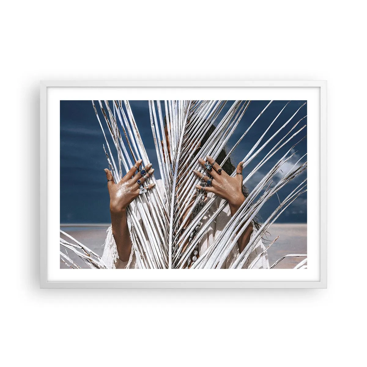 Póster en marco blanco - ¿La mujer chamana? - 70x50 cm