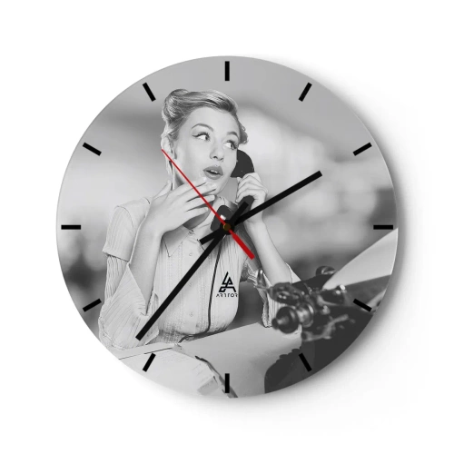 Reloj de pared - Reloj de vidrio - Mujer con un teléfono retro en una máquina de escribir - 30x30cm - ¿Diga?, estamos en los años 50. - Decoración de pared moderna para salón, cocina y dormitorio ARTTOR