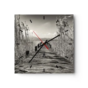 Reloj de pared - Reloj de vidrio - Un embarcadero de madera entre hierbas altas sobre un lago de tonos sepia. - 30x30cm - En la quietud de los juncos - Decoración de pared moderna para salón y dormitorio ARTTOR