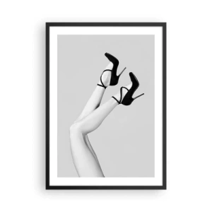 Póster en marco negro - Piernas elegantes en tacones altos negros - 50x70cm - Belleza al revés - Decoración de pared moderna para salón y dormitorio ARTTOR