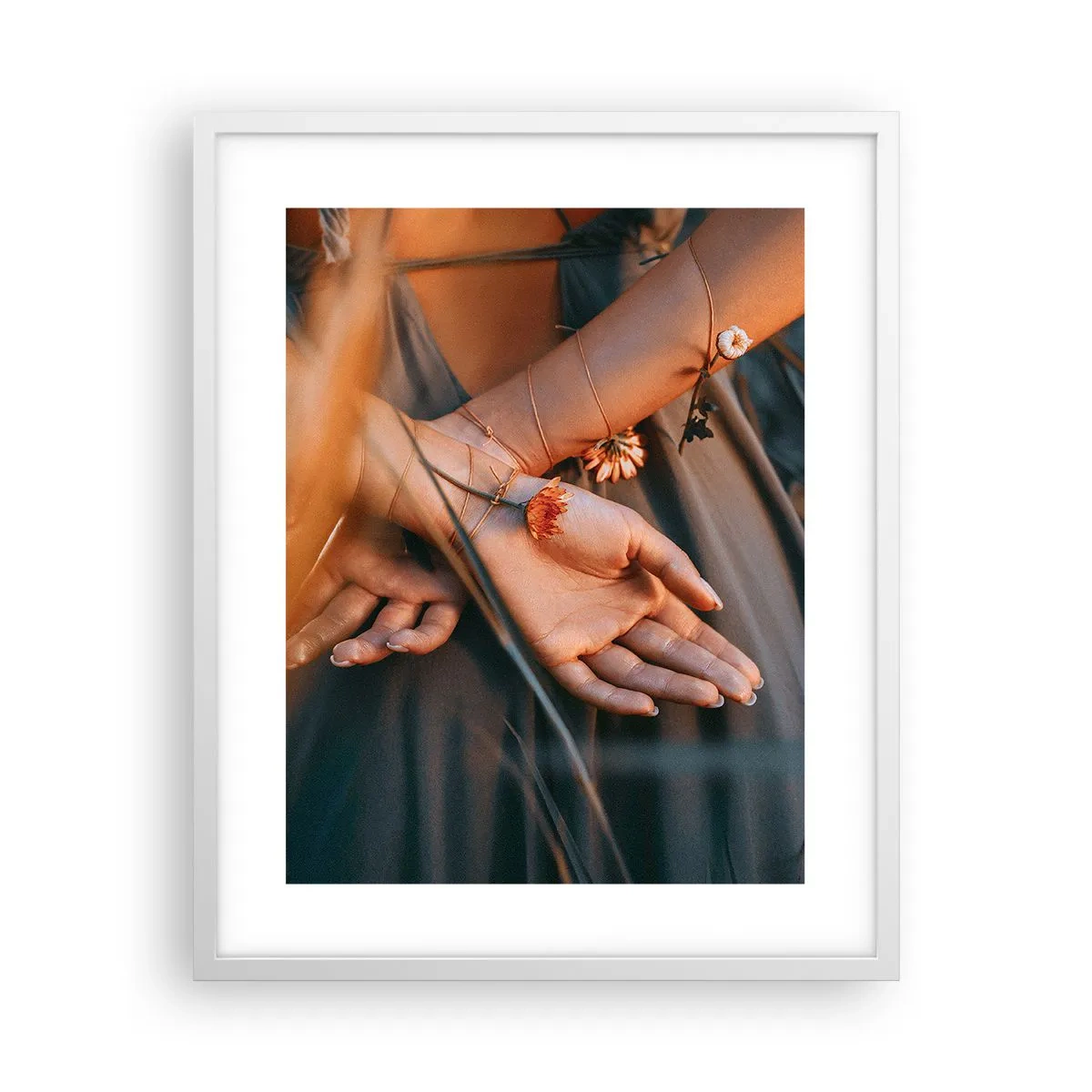 Póster en marco blanco - Conectada con la naturaleza - 40x50 cm