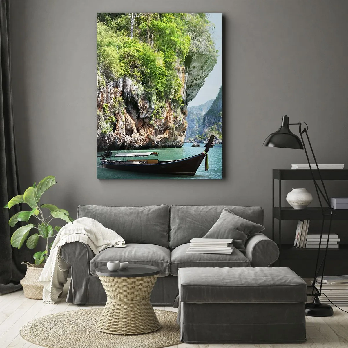 Cuadro sobre lienzo - Impresión de Imagen - Un barco tradicional con un telón de fondo de acantilados tropicales y aguas turquesas. - 50x70cm - Una invitación a un viaje exótico - Decoración de pared moderna para salón y dormitorio ARTTOR