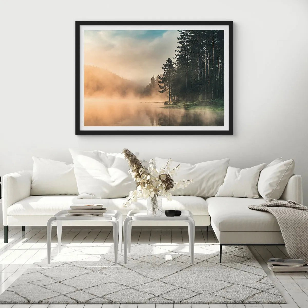 Póster en marco negro - Un bosque brumoso sobre un lago tranquilo. - 100x70cm - El nacimiento de un día - Decoración de pared moderna para salón y dormitorio ARTTOR