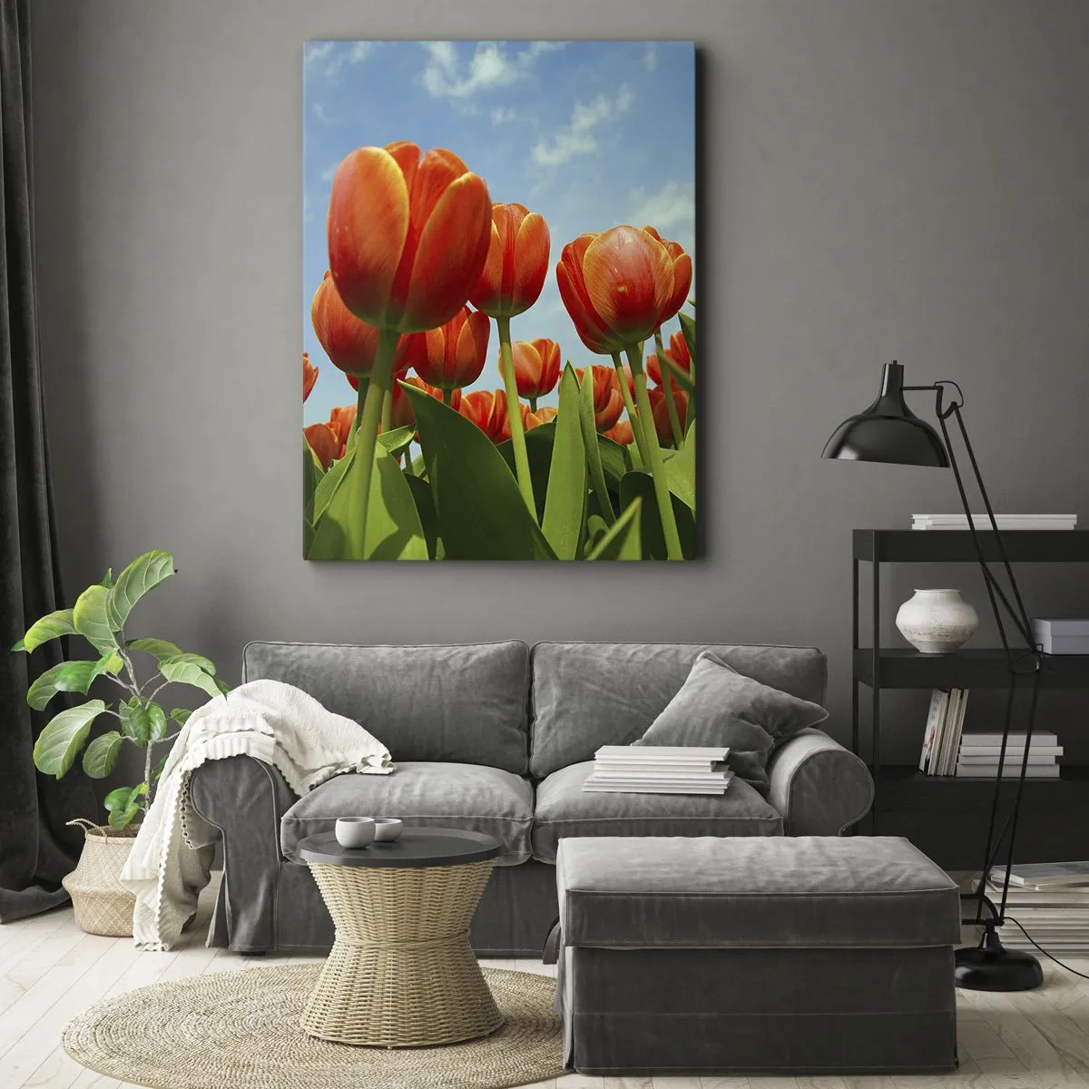 Cuadro sobre lienzo - Impresión de Imagen - Un campo de tulipanes rojos y naranjas contra un cielo azul. - 50x70cm - Excepto el cielo azul no necesitan nada en la vida - Decoración de pared moderna para salón y dormitorio ARTTOR