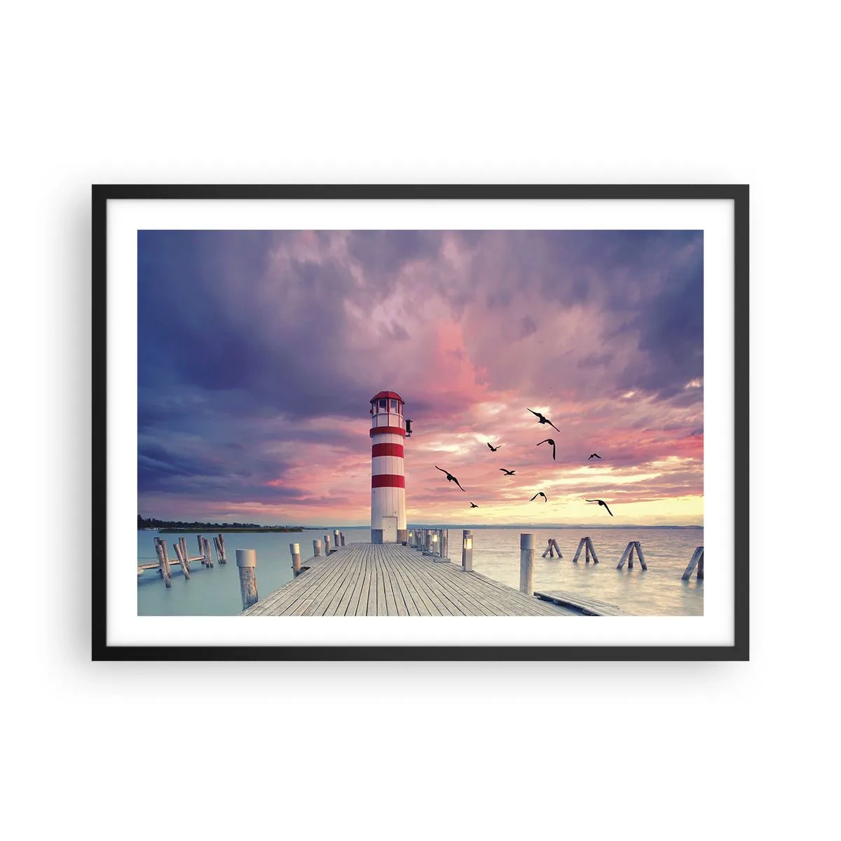 Póster en marco negro - Un faro en el muelle rodeado de una pintoresca puesta de sol. - 70x50cm - Hora de ir al puerto - Decoración de pared moderna para salón y dormitorio ARTTOR