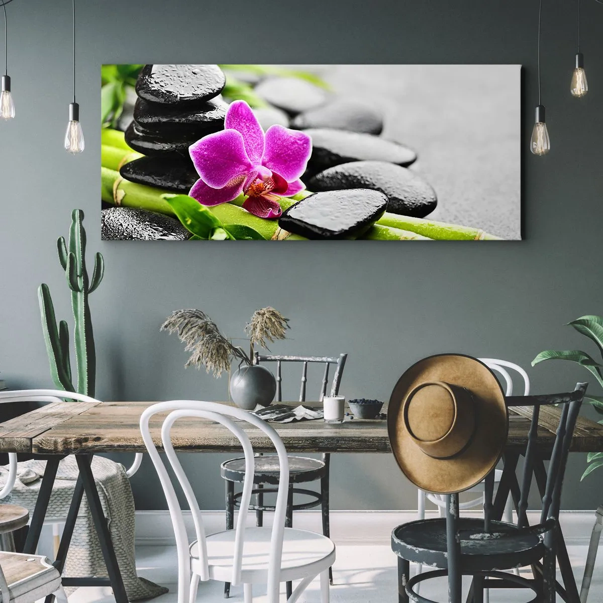 Cuadro sobre lienzo - Impresión de Imagen - Orquídea morada, piedras negras y bambú en una composición tranquila. - 160x50cm - En equilibrio pacífico - Decoración de pared moderna para salón y dormitorio ARTTOR
