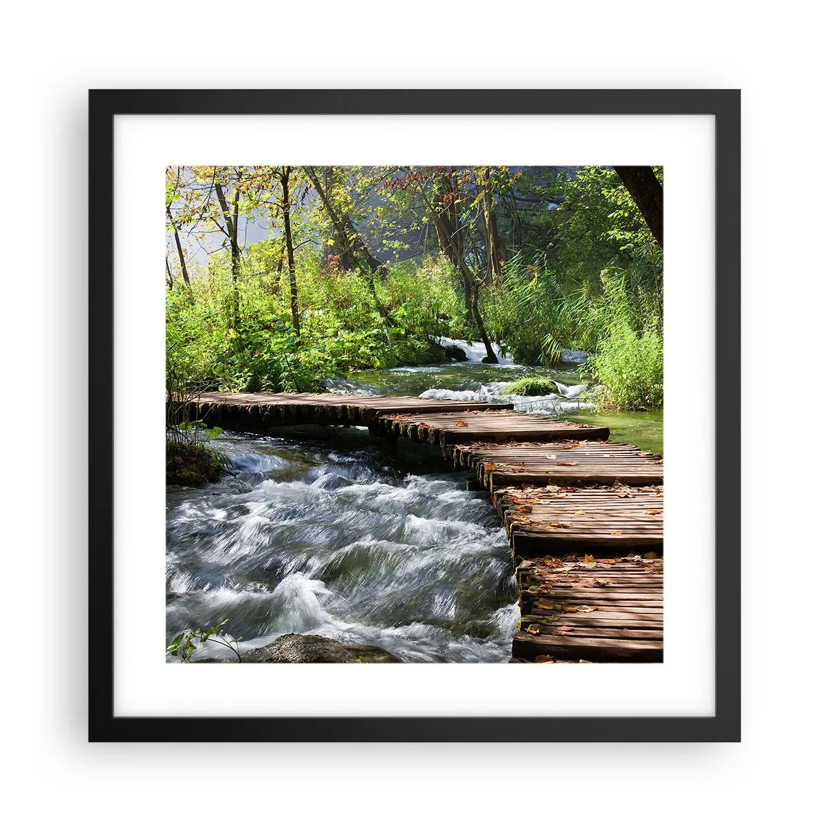 Póster en marco negro - Sobre una cascada de espuma - 40x40 cm