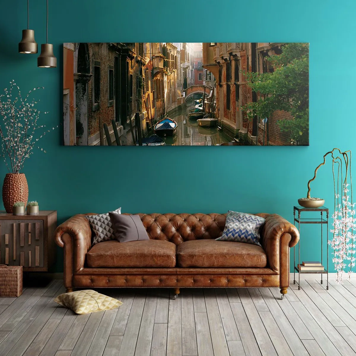 Cuadro sobre lienzo - Impresión de Imagen - Un pintoresco canal en Venecia con barcos y un puente. - 120x50cm - En un callejón veneciano - Decoración de pared moderna para salón y dormitorio ARTTOR
