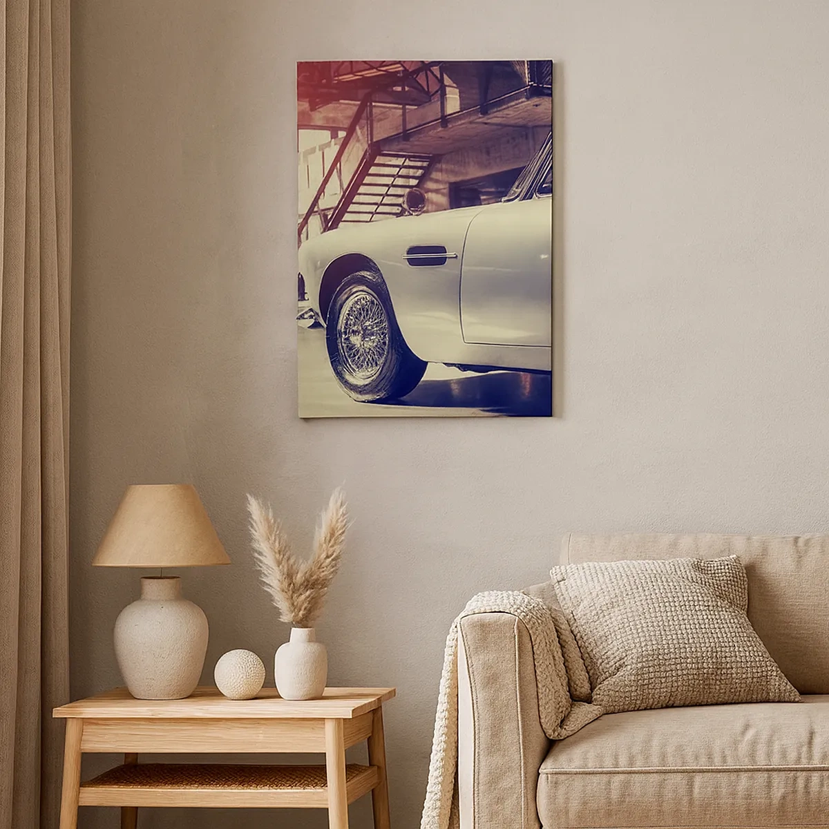 Cuadro sobre lienzo - Impresión de Imagen - Un coche clásico en un elegante garaje con un interior industrial. - 50x70cm - Los clásicos no envejecen - Decoración de pared moderna para salón y dormitorio ARTTOR