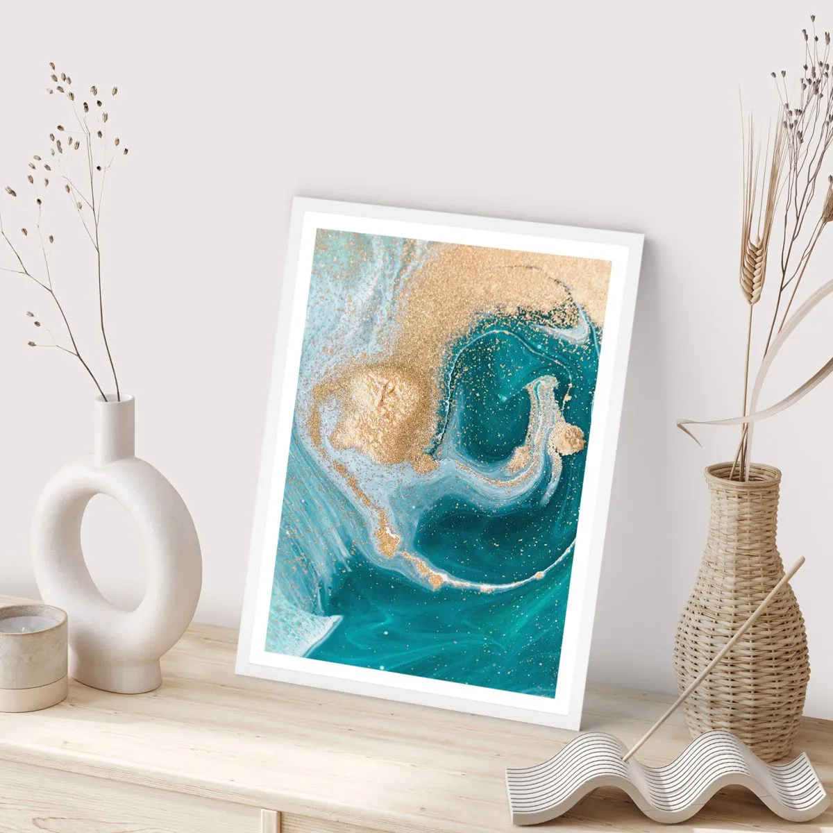 Póster en marco blanco - Un remolino de oro y turquesa - 70x100 cm