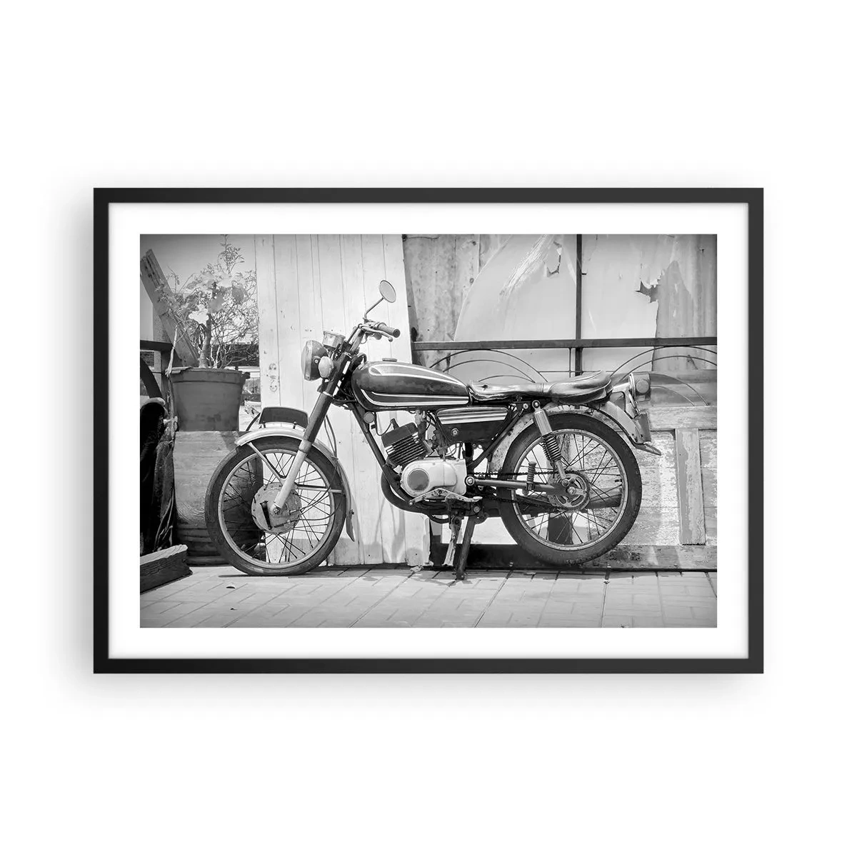 Póster en marco negro - Fotografía en blanco y negro de una motocicleta clásica. - 70x50cm - Los clásicos por encima de todo - Decoración de pared moderna para salón y dormitorio ARTTOR
