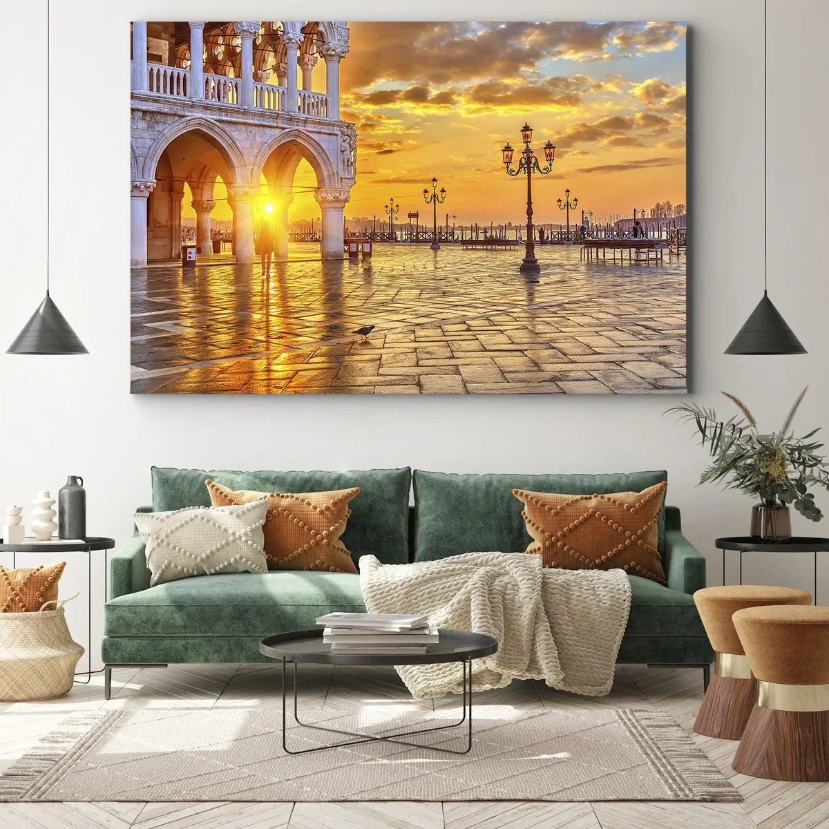 Cuadro sobre lienzo - Impresión de Imagen - Atardecer dorado en la plaza de la ciudad con arcadas y farolas - 100x70cm - ¿Dónde están todos? - Decoración de pared moderna para salón y dormitorio ARTTOR