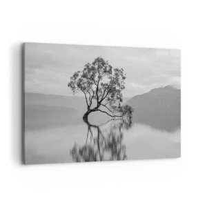 Cuadro sobre lienzo - Impresión de Imagen - Un árbol solitario reflejado en el agua con montañas al fondo. - 120x80cm - Existe tal lugar en el mundo - Decoración de pared moderna para salón y dormitorio ARTTOR