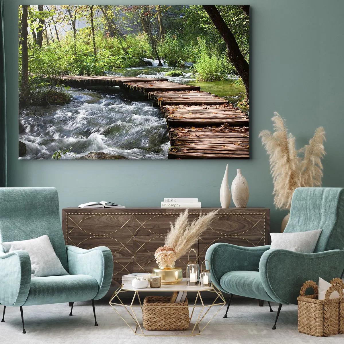 Cuadro sobre lienzo - Impresión de Imagen - Un puente de madera sobre un arroyo caudaloso rodeado por el verdor del bosque. - 70x50cm - Sobre una cascada de espuma - Decoración de pared moderna para salón y dormitorio ARTTOR