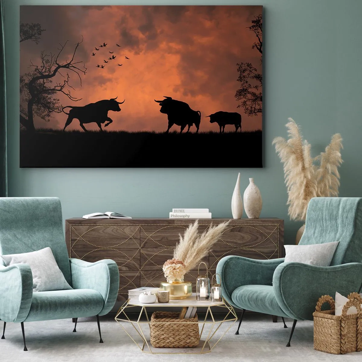 Cuadro sobre lienzo - Impresión de Imagen - Siluetas de toros contra un cielo naranja al atardecer - 120x80cm - Espectáculo dramático de la naturaleza - Decoración de pared moderna para salón y dormitorio ARTTOR