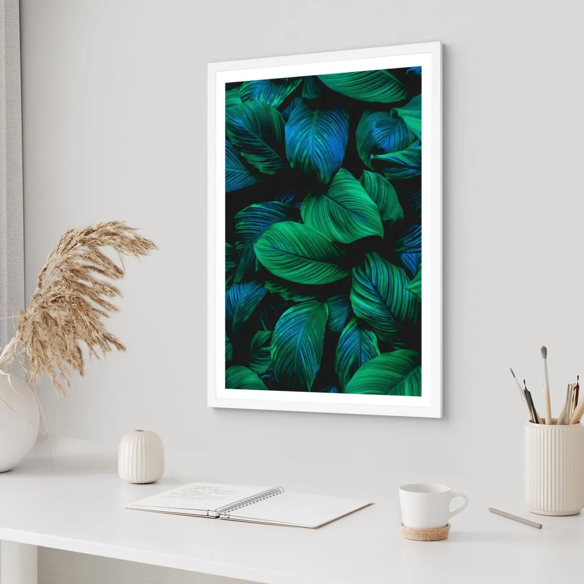 Póster en marco blanco - En la multitud verde - 70x100 cm