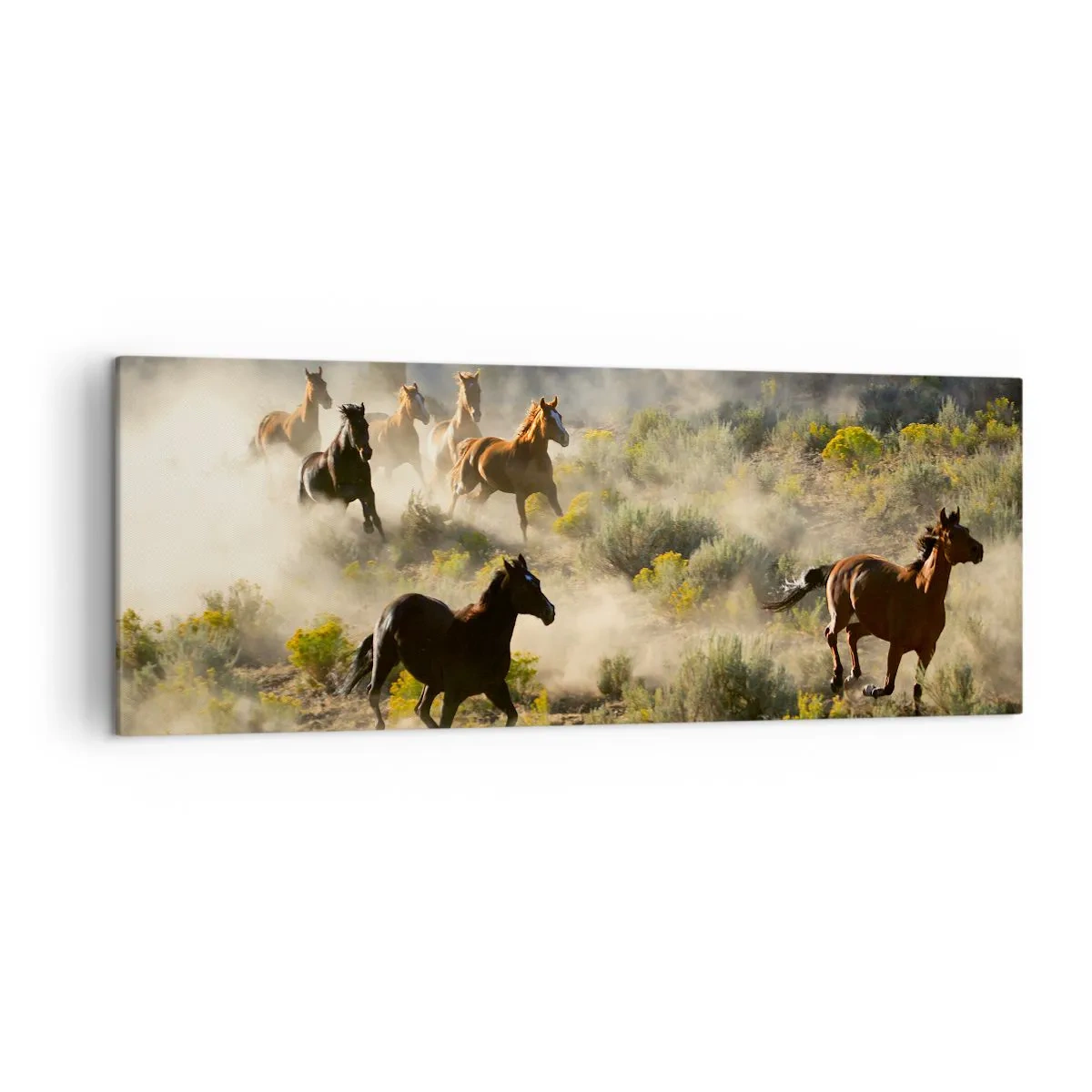Cuadro sobre lienzo - Impresión de Imagen - Una manada de caballos salvajes galopando a través del polvo y la vegetación. - 140x50cm - Rivalidad: ¿libertad o fuerza? - Decoración de pared moderna para salón y dormitorio ARTTOR