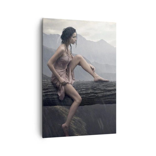Cuadro sobre lienzo - Impresión de Imagen - Una mujer y un gato en el tronco de un árbol bajo la lluvia con vistas a las montañas. - 70x100cm - Picos de belleza - Decoración de pared moderna para salón y dormitorio ARTTOR