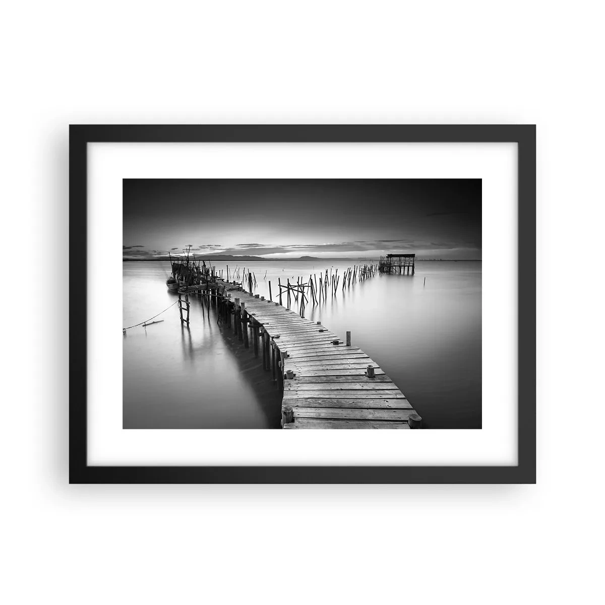 Póster en marco negro - La calma de una orilla olvidada - 40x30 cm