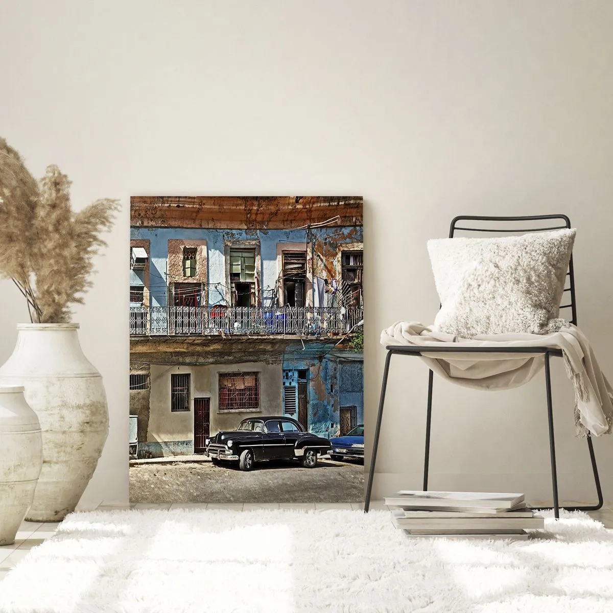 Cuadro sobre vidrio - Impresiones sobre Vidrio - Casas de vecindad coloridas y un coche clásico en el paisaje urbano - 80x120cm - Ambiente hawaiano - Decoración de pared moderna para salón y dormitorio ARTTOR