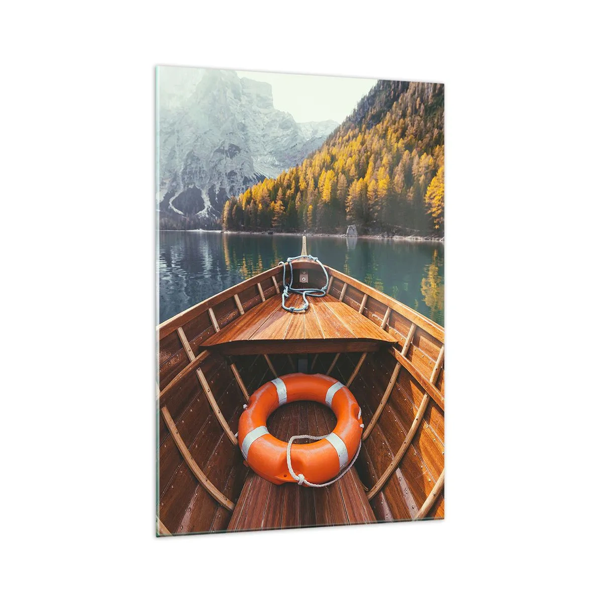 Cuadro sobre vidrio - Impresiones sobre Vidrio - Un barco de madera en un lago de montaña rodeado de bosque. - 70x100cm - Viaje a la montaña - Decoración de pared moderna para salón y dormitorio ARTTOR