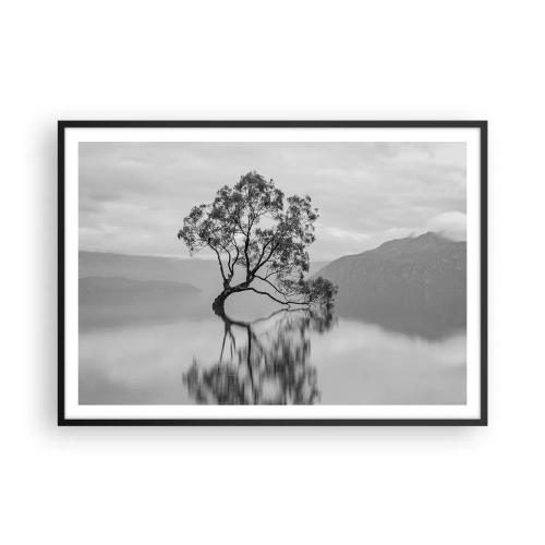 Póster en marco negro - Un árbol solitario reflejado en el agua con montañas al fondo. - 100x70cm - Existe tal lugar en el mundo - Decoración de pared moderna para salón y dormitorio ARTTOR