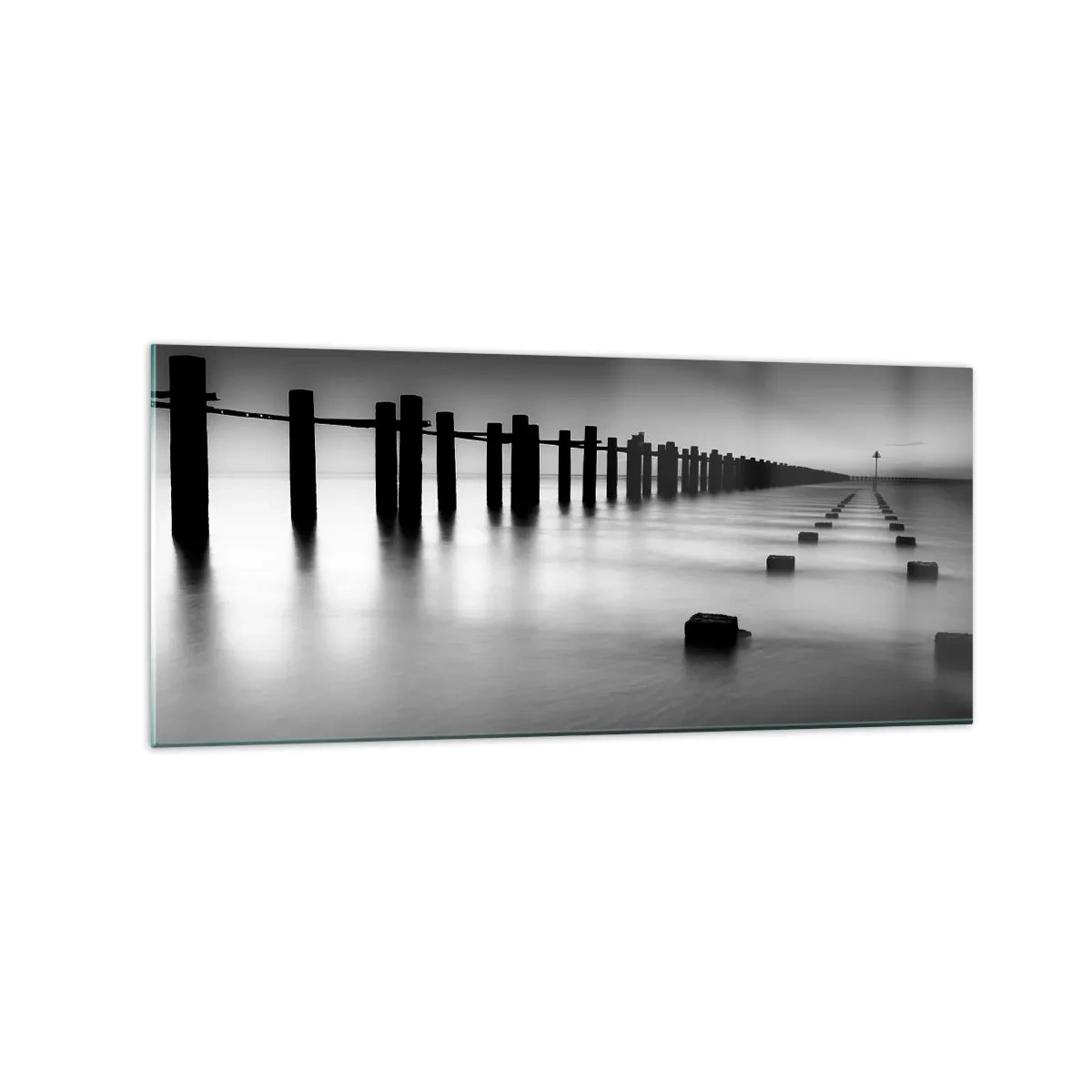 Cuadro sobre vidrio - Impresiones sobre Vidrio - Postes de madera y bloques de hormigón sumergidos en agua en tonos blanco y negro - 120x50cm - Valles grises en la niebla - Decoración de pared moderna para salón y dormitorio ARTTOR