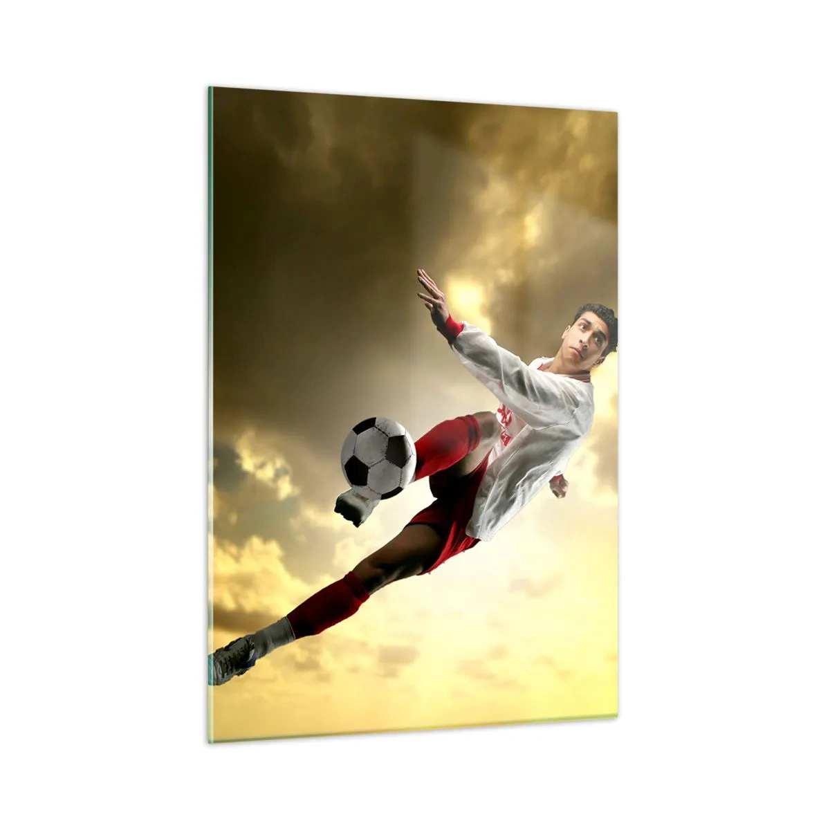Cuadro sobre vidrio - Impresiones sobre Vidrio - Un jugador de fútbol en acción contra un cielo dorado. - 50x70cm - El cielo del fútbol - Decoración de pared moderna para salón y dormitorio ARTTOR