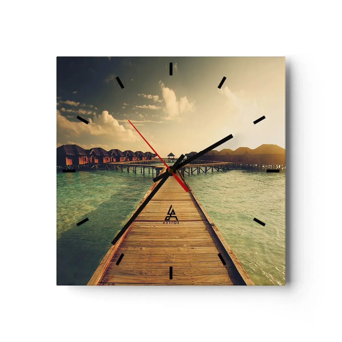 Reloj de pared - Reloj de vidrio - Un embarcadero de madera que conduce a las casas sobre el agua, iluminadas por los rayos del sol. - 30x30cm - Una cálida invitación - Decoración de pared moderna para salón y dormitorio ARTTOR