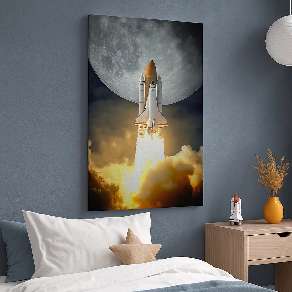 Cuadro sobre lienzo - Impresión de Imagen - Un cohete despegando con el telón de fondo de una luna llena rodeada de nubes dinámicas. - 50x70cm - El comienzo de una aventura sobrenatural - Decoración de pared moderna para salón y dormitorio ARTTOR