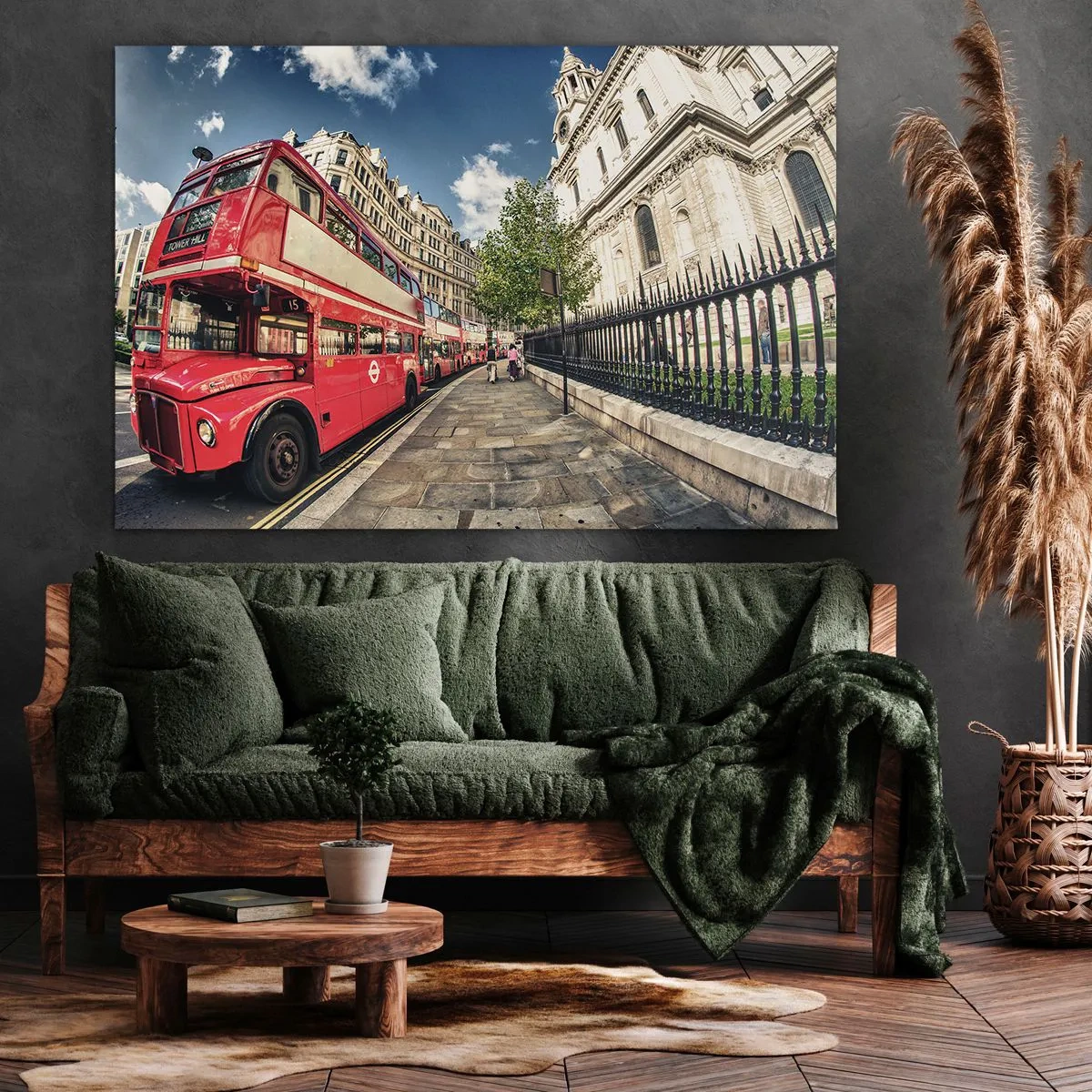 Cuadro sobre lienzo - Impresión de Imagen - Autobús rojo de dos pisos en Londres, cerca de la calle y la catedral. - 120x80cm - Una calle de Londres en gris y rojo - Decoración de pared moderna para salón y dormitorio ARTTOR