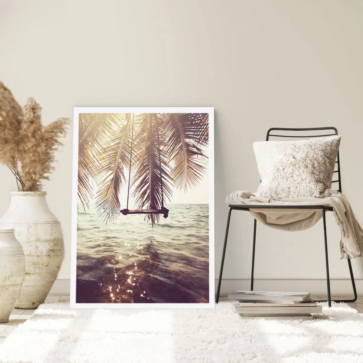 Póster - Un columpio bajo las palmeras junto al mar en calma. - 50x70cm - Columpiar la imaginación - Decoración de pared moderna para salón y dormitorio ARTTOR