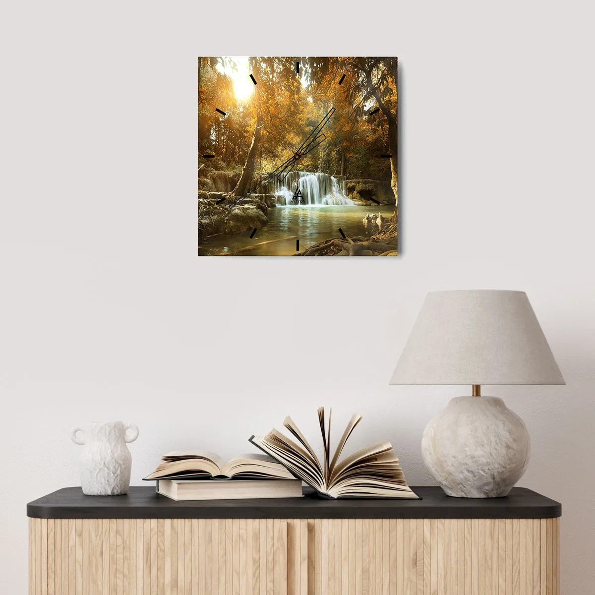 Reloj de pared - Reloj de vidrio - Paisaje otoñal con cascada - 30x30cm - Una cascada en el parque - Decoración de pared moderna para salón y dormitorio ARTTOR