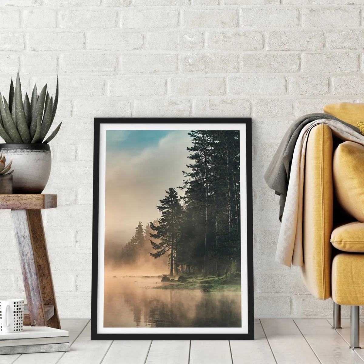 Póster en marco negro - Paisaje de bosque brumoso sobre un lago tranquilo - 50x70cm - El nacimiento de un día - Decoración de pared moderna para salón y dormitorio ARTTOR