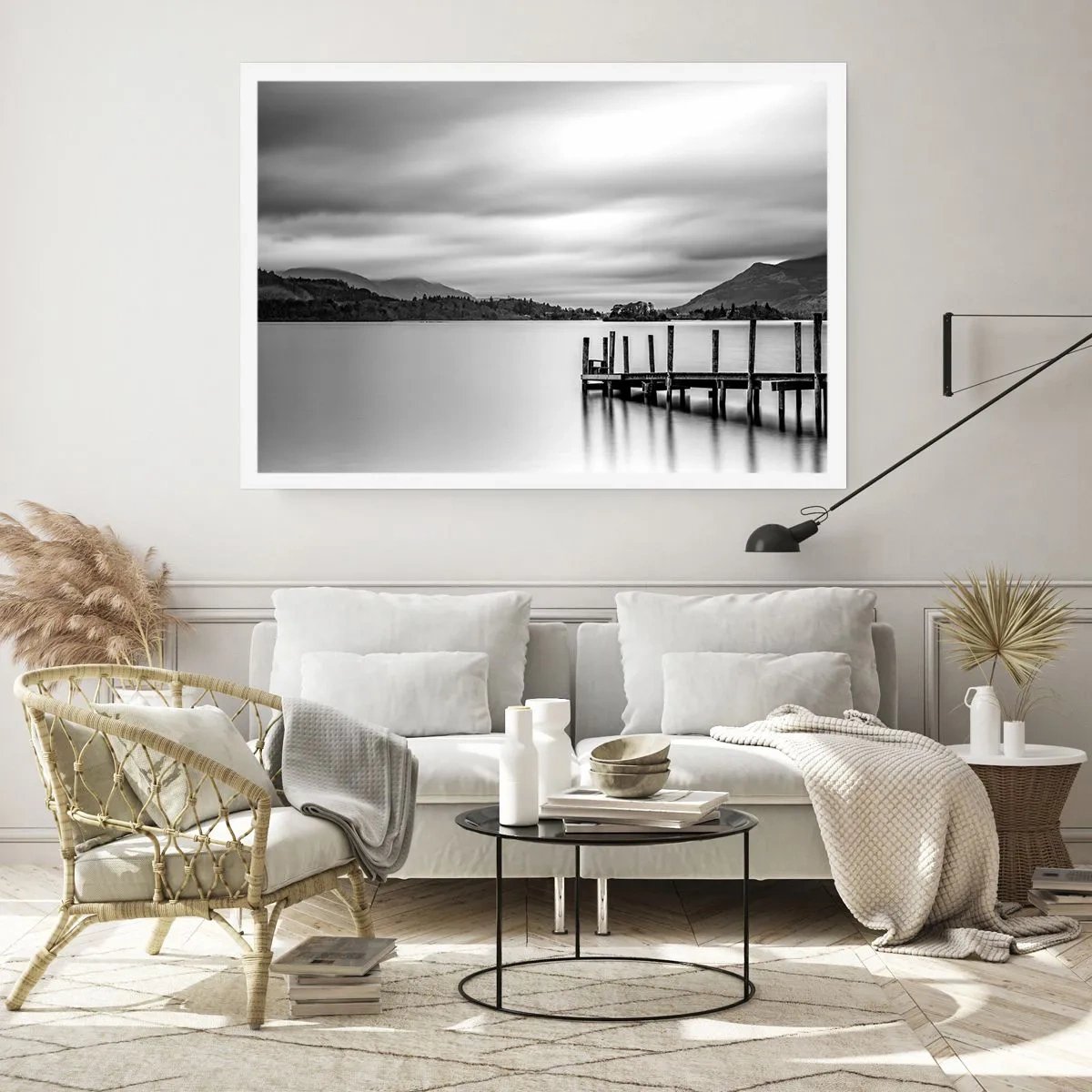 Póster - Paisaje en blanco y negro con un muelle sobre un lago. - 100x70cm - Dulzura y la fuerza - Decoración de pared moderna para salón y dormitorio ARTTOR