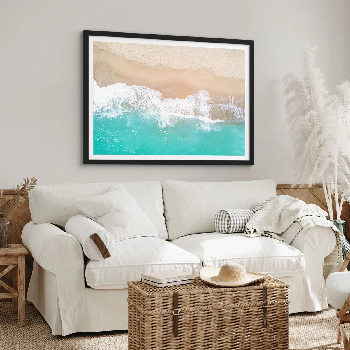 Póster en marco negro - Una vista de pájaro de una playa con agua turquesa y olas suaves. - 70x50cm - Un toque acariciador - Decoración de pared moderna para salón y dormitorio ARTTOR