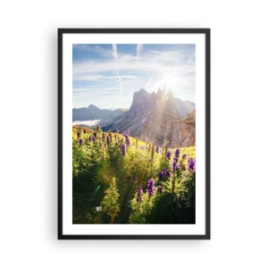 Póster en marco negro - Un paisaje de montaña con un prado lleno de flores al amanecer. - 50x70cm - La vida secreta de las hierbas - Decoración de pared moderna para salón y dormitorio ARTTOR
