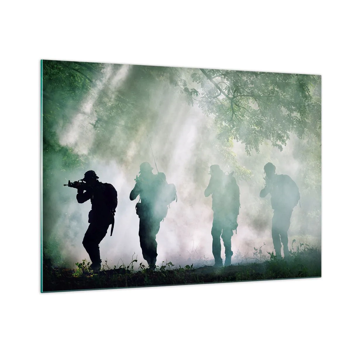 Cuadro sobre vidrio - Impresiones sobre Vidrio - Un grupo de soldados en humo, caminando por el bosque, en alerta máxima. - 100x70cm - Uno para todos... - Decoración de pared moderna para salón y dormitorio ARTTOR
