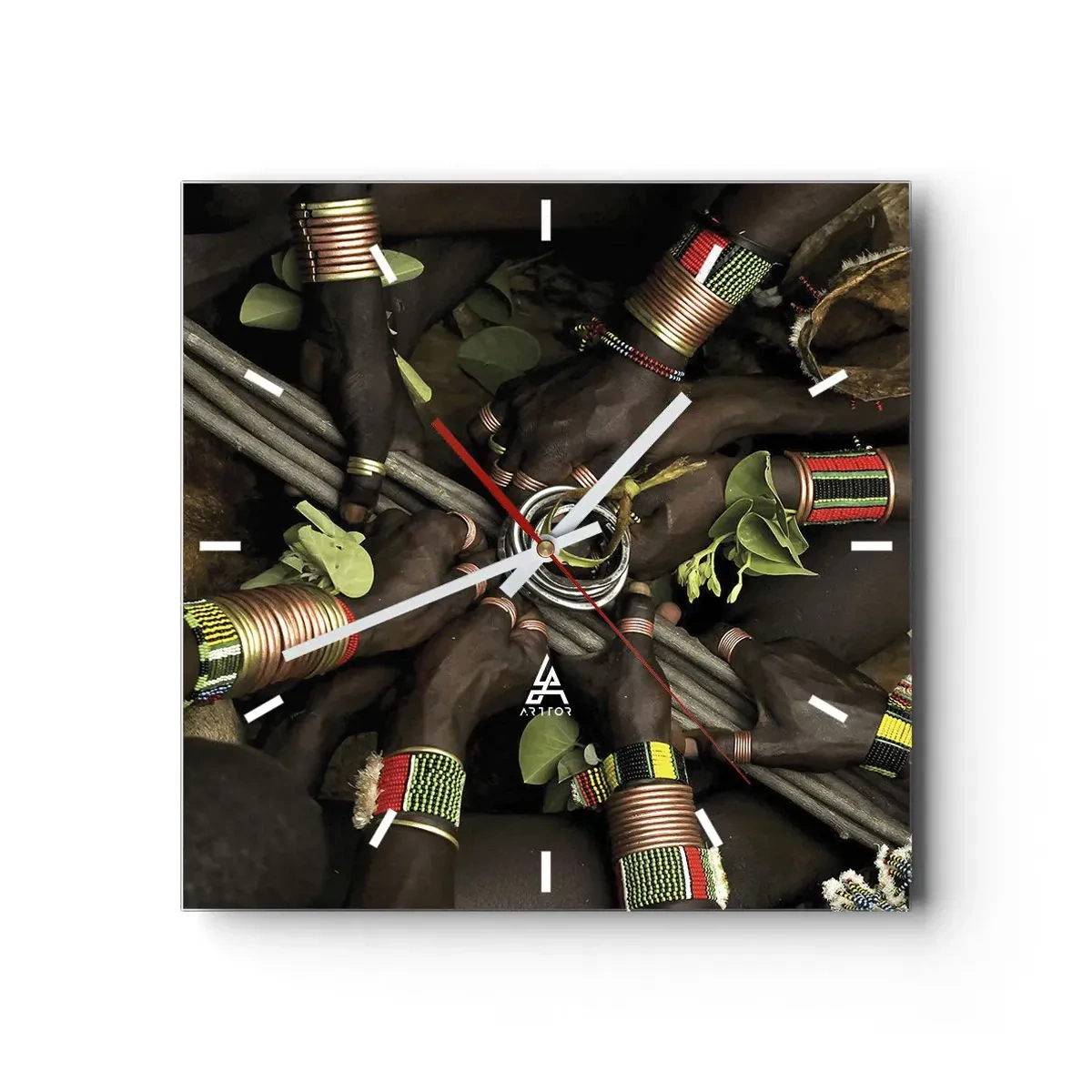 Reloj de pared - Reloj de vidrio - Pulseras de mano tradicionales en un grupo de manos. - 30x30cm - Estamos juntos - Decoración de pared moderna para salón y dormitorio ARTTOR