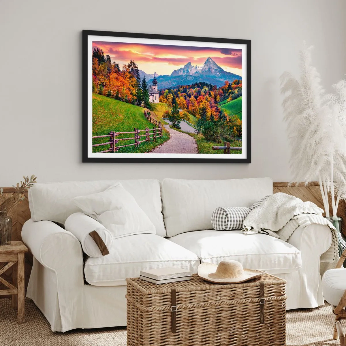 Póster en marco negro - Paisaje otoñal de montaña con capilla y puesta de sol. - 70x50cm - Paisaje como una pintura - Decoración de pared moderna para salón y dormitorio ARTTOR