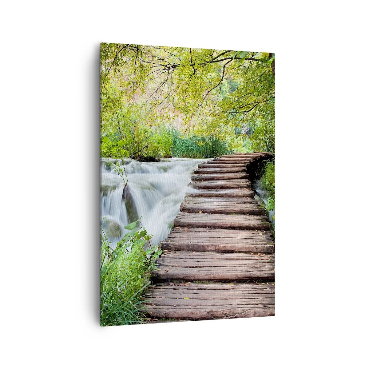 Cuadro sobre lienzo - Impresión de Imagen - Un puente de madera sobre una cascada rodeado de un exuberante bosque verde. - 70x100cm - No es agua silenciosa en absoluto - Decoración de pared moderna para salón y dormitorio ARTTOR