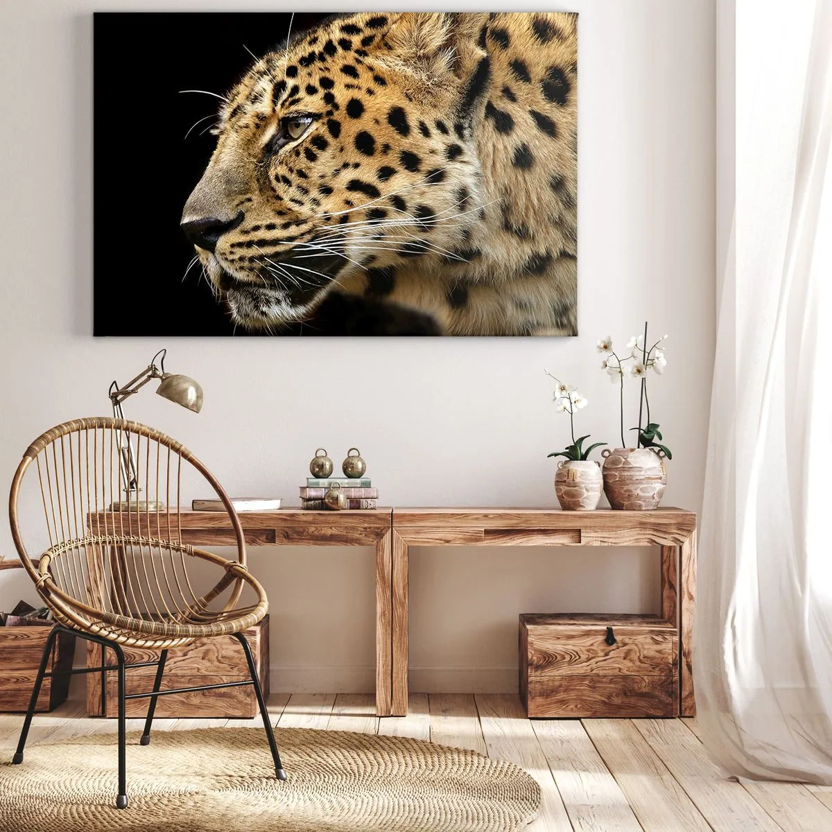 Cuadro sobre lienzo - Impresión de Imagen - Primer plano de la cabeza de un leopardo sobre un fondo negro - 70x50cm - Tranquilo, concentrado, preparado - Decoración de pared moderna para salón y dormitorio ARTTOR