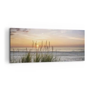Cuadro sobre lienzo - Impresión de Imagen - Una playa de arena al atardecer con césped al fondo. - 120x50cm - Mira, piensa, siente - Decoración de pared moderna para salón y dormitorio ARTTOR