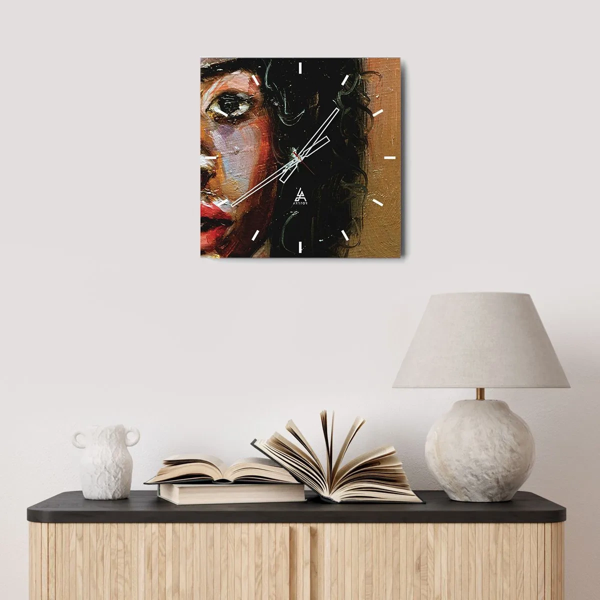 Reloj de pared - Reloj de vidrio - Un retrato expresivo de una mujer en colores intensos. - 30x30cm - La mitad de mi ser - Decoración de pared moderna para salón y dormitorio ARTTOR