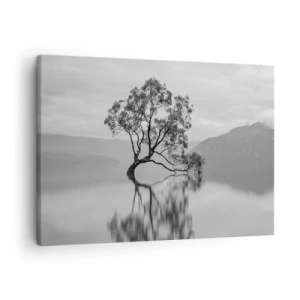 Cuadro sobre lienzo - Impresión de Imagen - Un árbol solitario reflejado en el agua con montañas al fondo. - 70x50cm - Existe tal lugar en el mundo - Decoración de pared moderna para salón y dormitorio ARTTOR